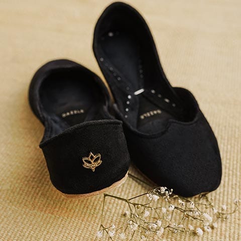 Riva (Black)