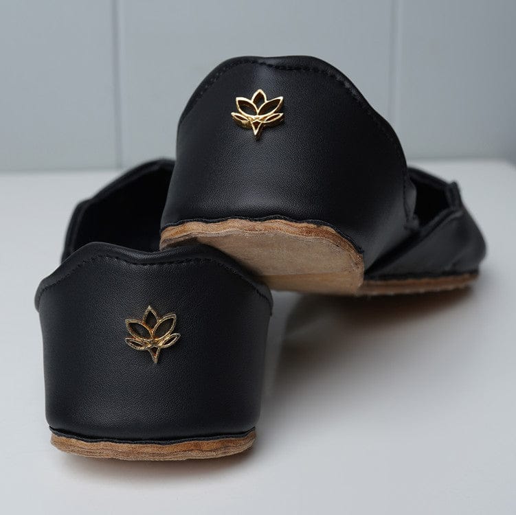 Adora (black)