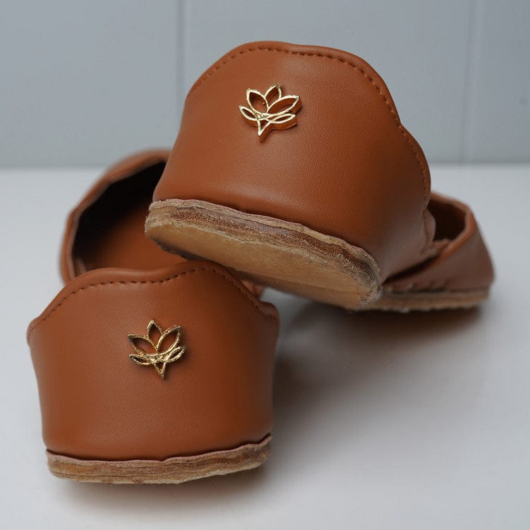 Adora (Brown)