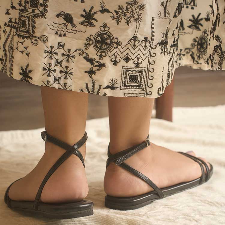 Step (Black)