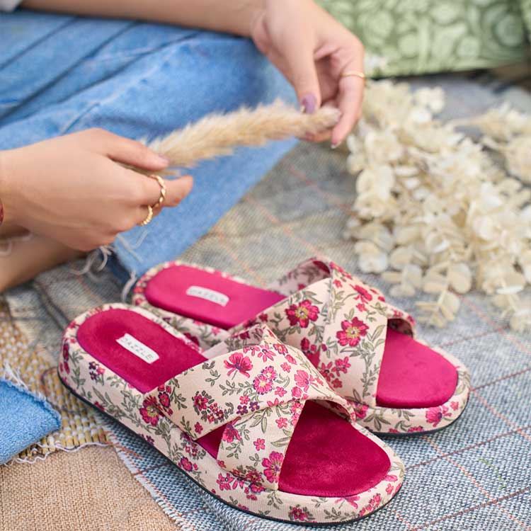 Nayyer (Sliders)